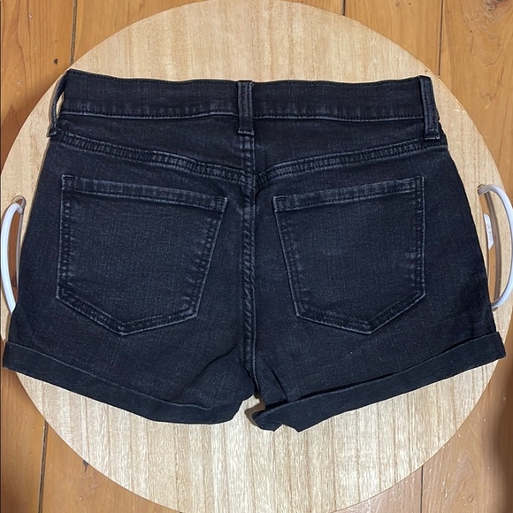 💙Old Navy Women's Black Denim Shorts - Picture 2 of 3